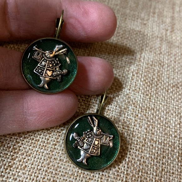 Alice In Wonderland Earrings French Levers New Handmade - Picture 6 of 7
